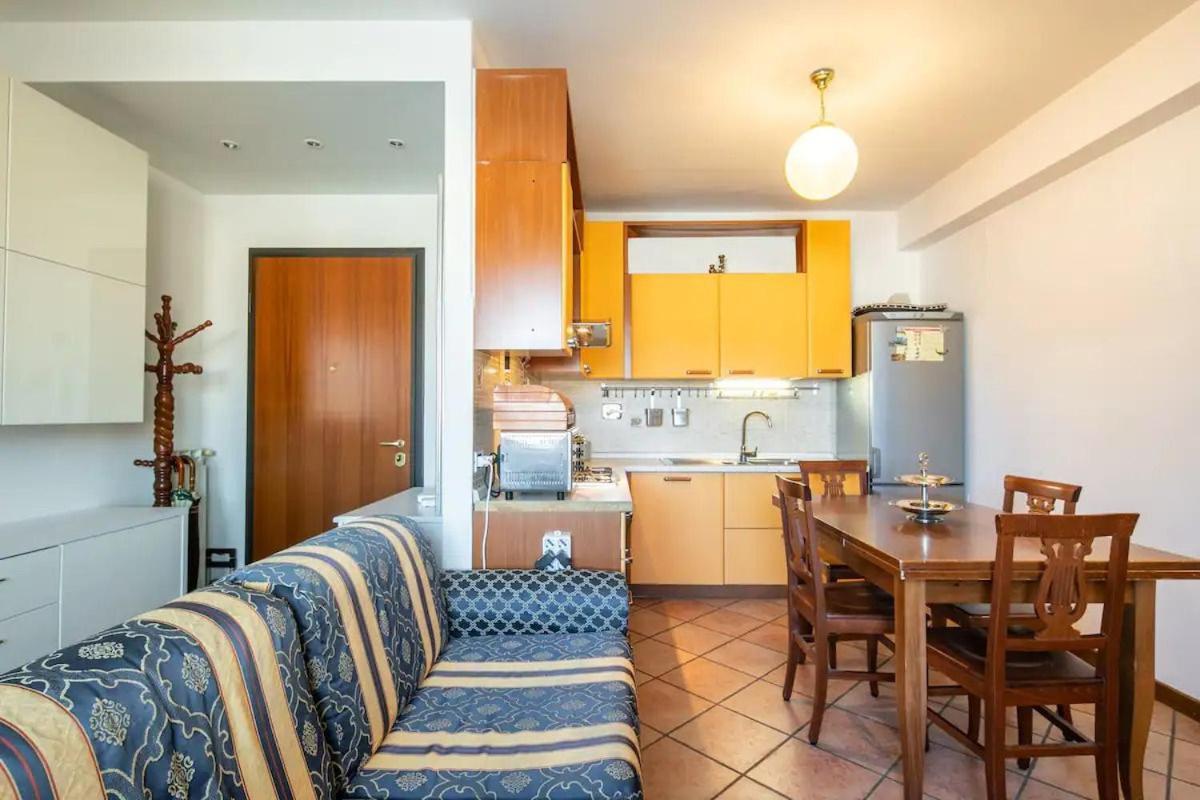 Suite Con 2 Balconi - 6 Guest Prato  Exterior photo