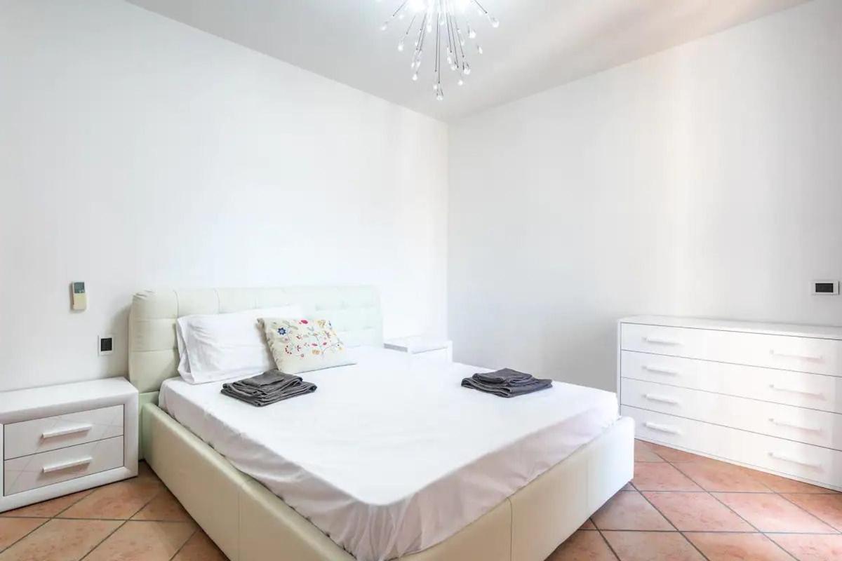 Suite Con 2 Balconi - 6 Guest Prato  Exterior photo